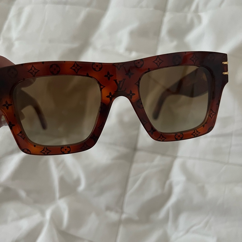 Louis Vuitton blade sunglasses